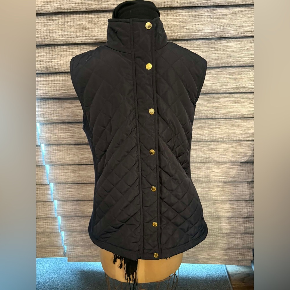 Quilted dark navy vest w/knit sides by CynthiaRowley.SZ L.Gold accents.SmokeFree